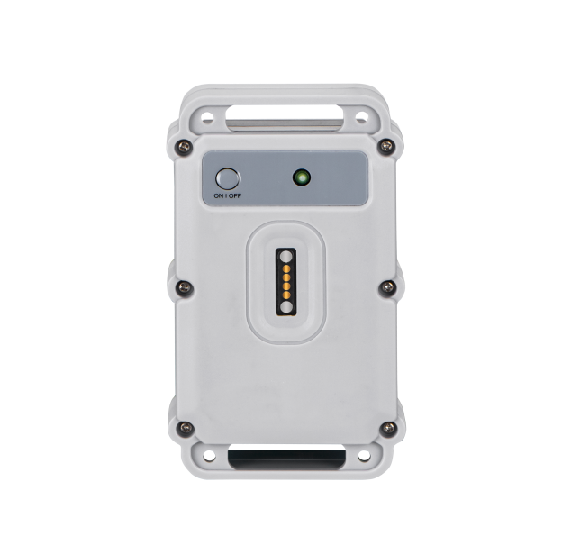 AN-122D LoRaWAN GPS Tracker rear controls and charging contacts