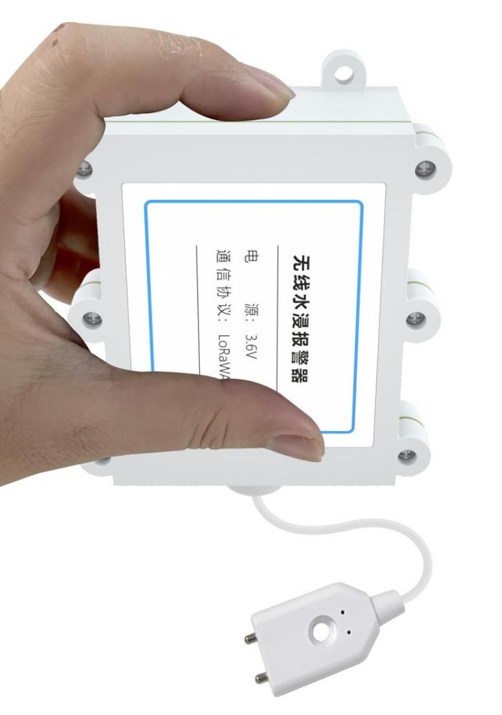 AN-204B LoRaWAN Water Leak Detector handheld view