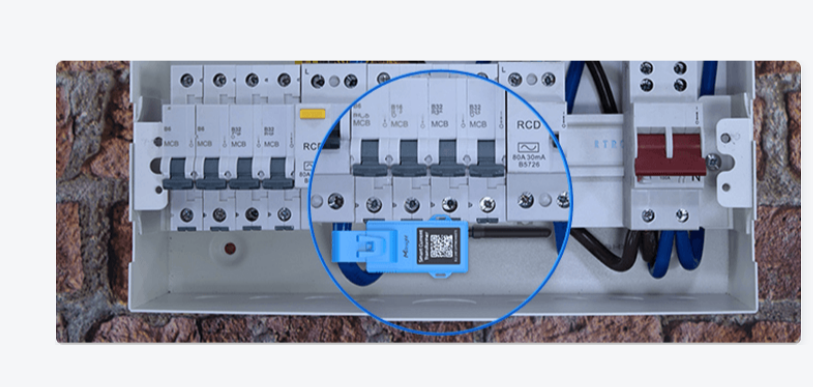 Milesight LoRaWAN clamp current monitoring example in an electrical distribution board