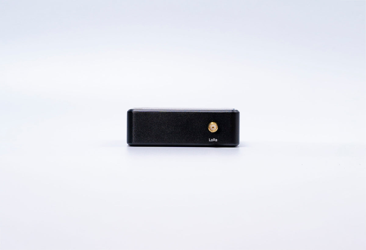 Milesight UG56 industrial LoRaWAN gateway additional hardware angle